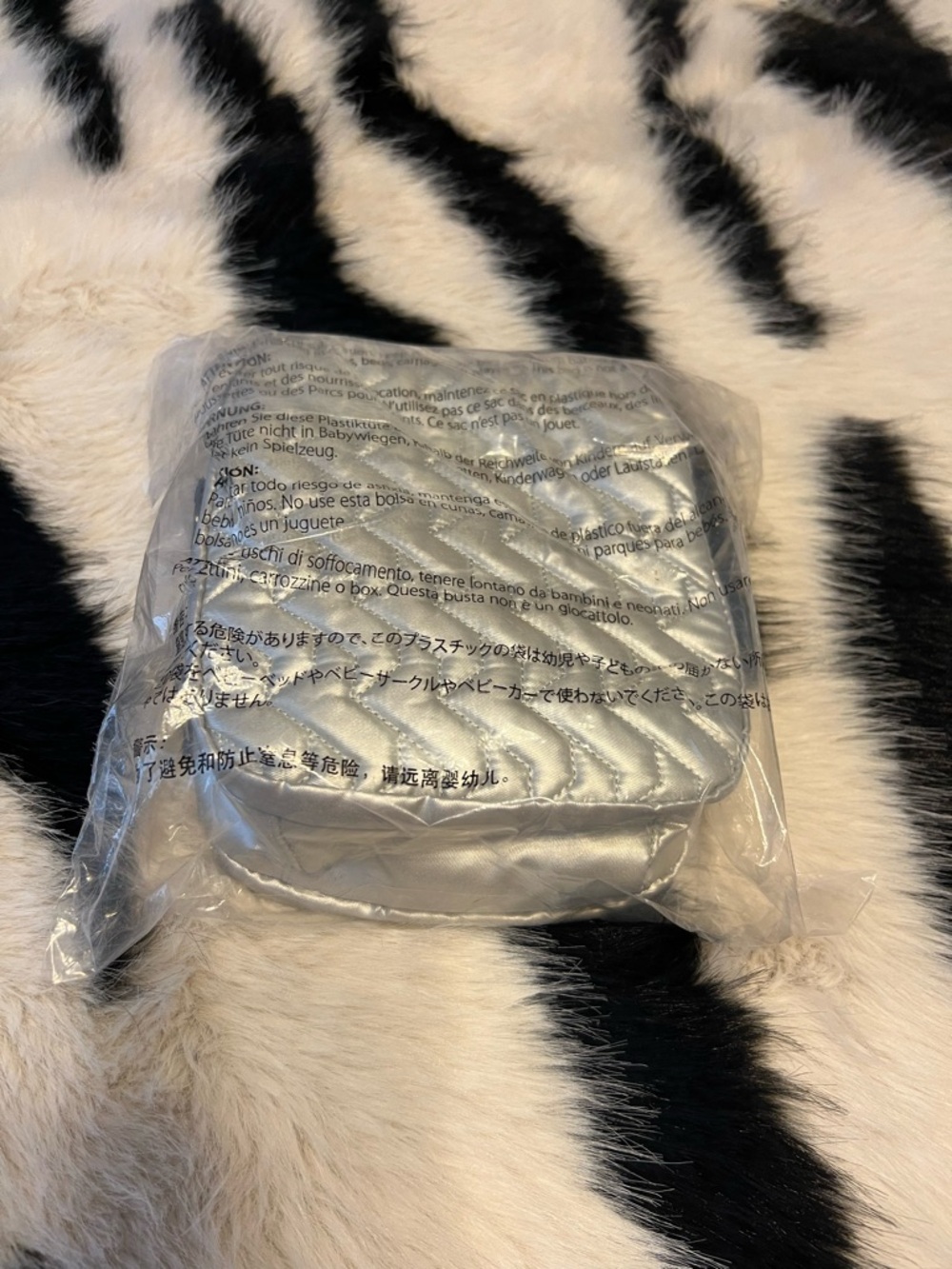 lug Silver Quilted Chevron Crossbody Bag with RFID - Picture 5 of 6
